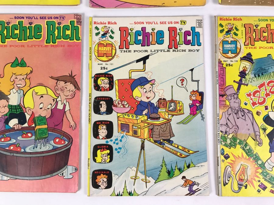 (6) Richie Rich Comic Books #125, 126, 128, 130, 131, 132 [Photo 10]