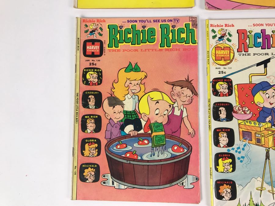 (6) Richie Rich Comic Books #125, 126, 128, 130, 131, 132 [Photo 8]