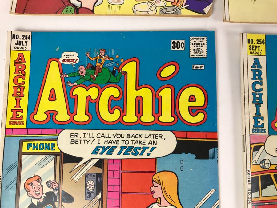 (10) Archie And Archie Annual Comic Books - Archie # 244, 245, 247, 249, 250, 254, 256, 275 And Pair Of Archie Annual #26 [Photo 9]