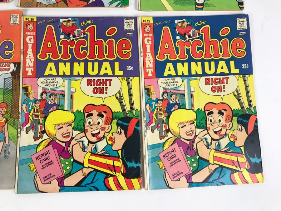 (10) Archie And Archie Annual Comic Books - Archie # 244, 245, 247, 249, 250, 254, 256, 275 And Pair Of Archie Annual #26 [Photo 12]