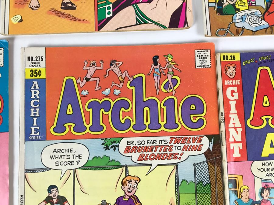 (10) Archie And Archie Annual Comic Books - Archie # 244, 245, 247, 249, 250, 254, 256, 275 And Pair Of Archie Annual #26 [Photo 11]