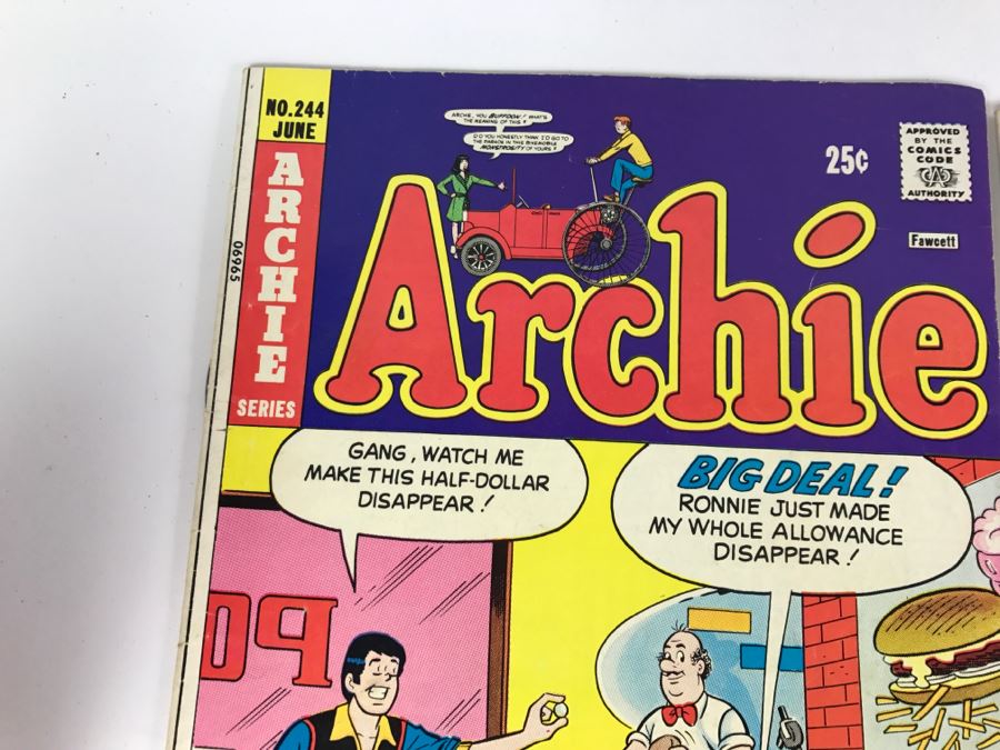 (10) Archie And Archie Annual Comic Books - Archie # 244, 245, 247, 249, 250, 254, 256, 275 And Pair Of Archie Annual #26 [Photo 3]