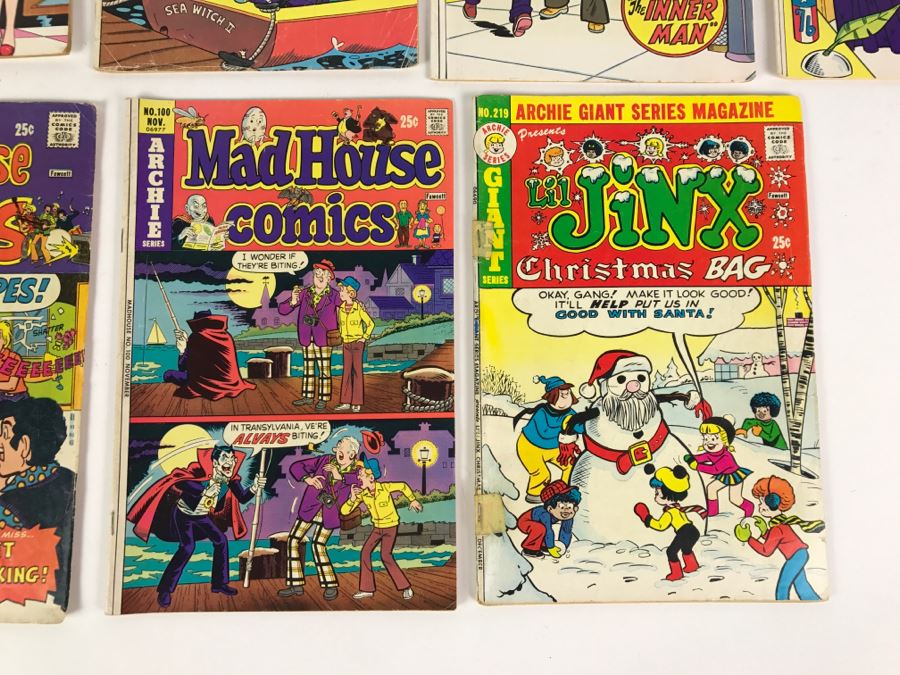 (9) Comic Books That Wilkin' Boy, Mad House Glads, Mad House Comics And Lil Jinx Christmas Bag [Photo 10]