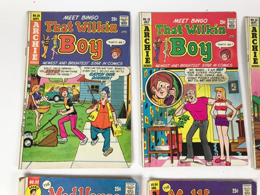 (9) Comic Books That Wilkin' Boy, Mad House Glads, Mad House Comics And Lil Jinx Christmas Bag [Photo 2]