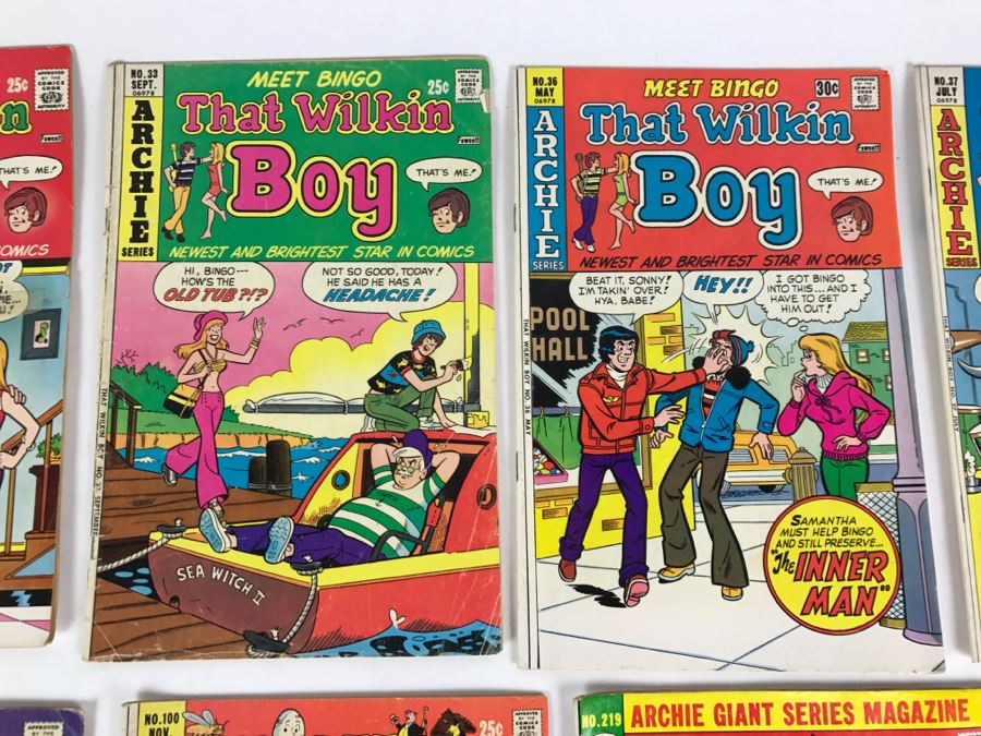 (9) Comic Books That Wilkin' Boy, Mad House Glads, Mad House Comics And Lil Jinx Christmas Bag [Photo 4]