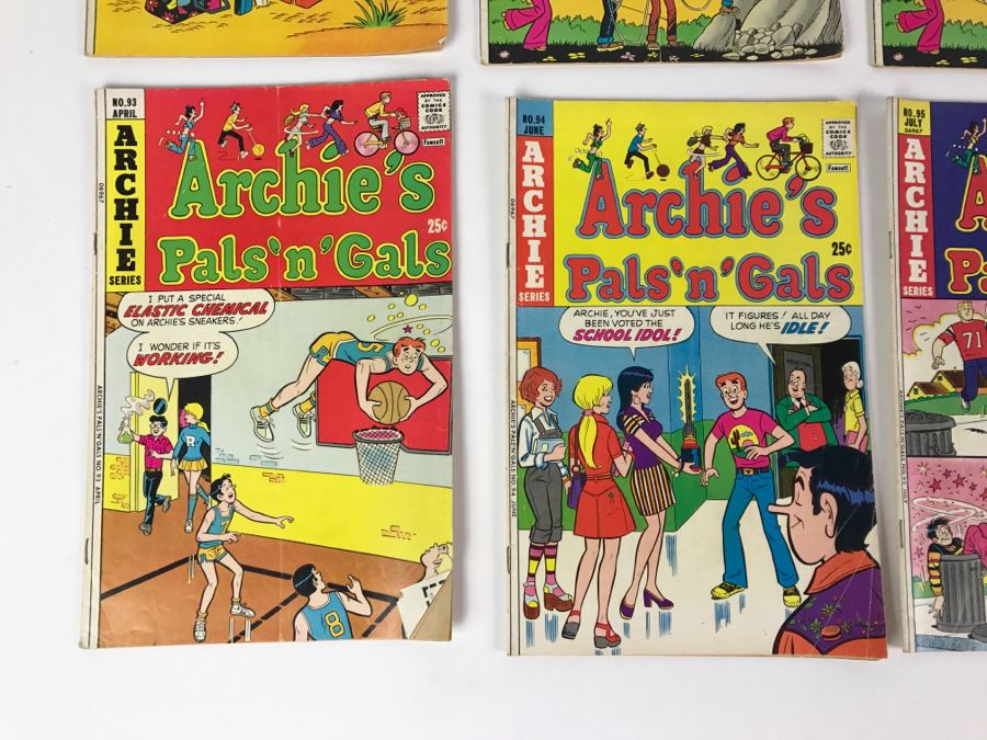 (10) Archie's Pals 'N' Gals Comic Books #88, 89, 89, 91, 91, 93, 94, 95, 95, 114 [Photo 8]