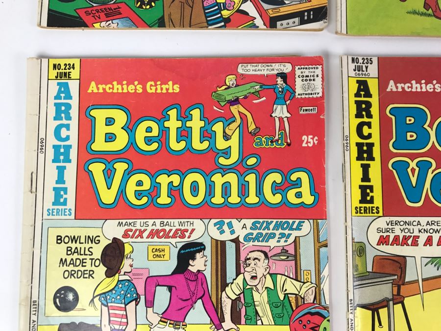 (9) Betty And Veronica Comic Books #229, 230, 231, 232, 233, 234, 235, 236, 237 [Photo 9]