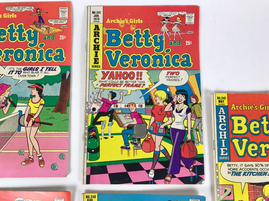 (7) Betty And Veronica Comic Books #238, 239, 241, 245, 246, 247, 248 [Photo 4]