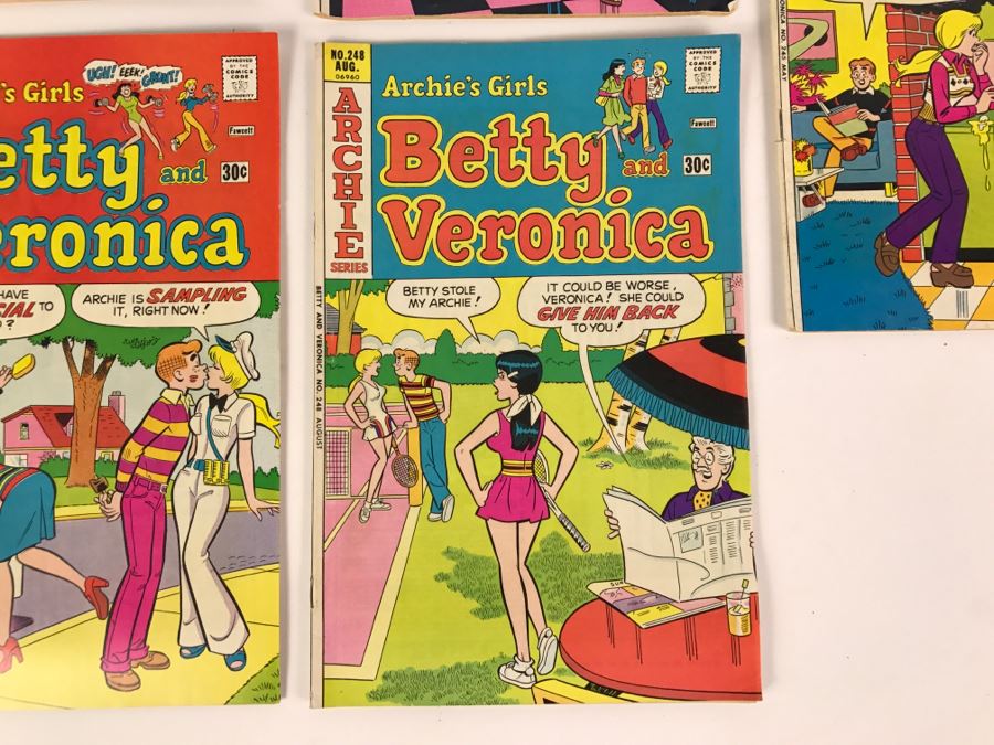 (7) Betty And Veronica Comic Books #238, 239, 241, 245, 246, 247, 248 [Photo 10]
