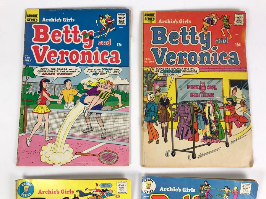 (7) Betty And Veronica Comic Books #238, 239, 241, 245, 246, 247, 248 [Photo 13]