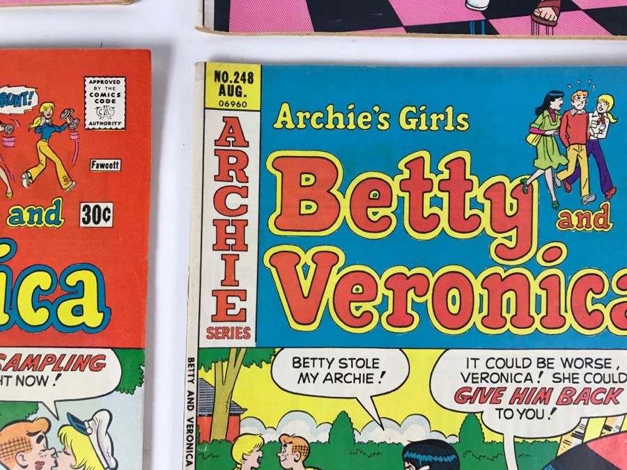 (7) Betty And Veronica Comic Books #238, 239, 241, 245, 246, 247, 248 [Photo 11]