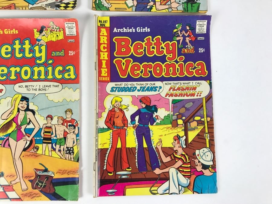 (6) Betty And Veronica Comic Books #220, 221, 222, 225, 226, 227 [Photo 8]