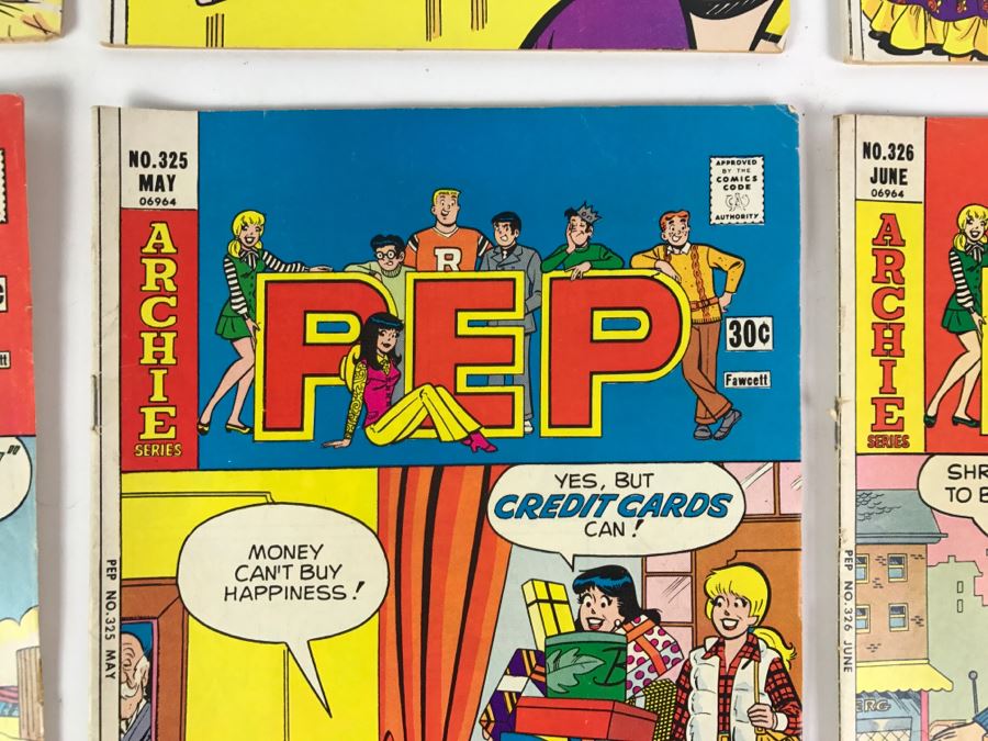 (8) PEP Comic Books #310, 312, 313, 314, 315, 318, 325, 326 [Photo 9]