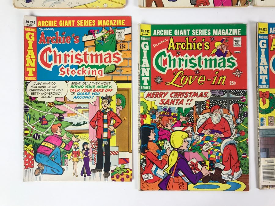 Archie's Christmas Stocking #144, 228, 240, 452 And Archie's Christmas Love-In #218, 230, 242, 454 Comic Books [Photo 6]