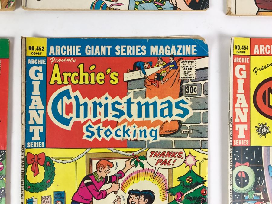 Archie's Christmas Stocking #144, 228, 240, 452 And Archie's Christmas Love-In #218, 230, 242, 454 Comic Books [Photo 9]