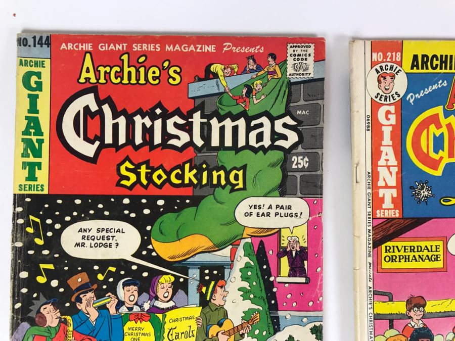 Archie's Christmas Stocking #144, 228, 240, 452 And Archie's Christmas Love-In #218, 230, 242, 454 Comic Books [Photo 3]
