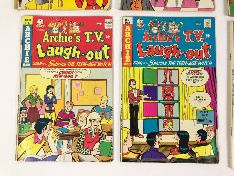 (6) Archie's T.V. Laugh Out Giant #2, #24, 28, 30, 31, 32 Comic Books [Photo 6]