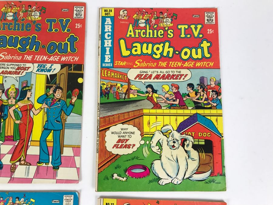 (6) Archie's T.V. Laugh Out Giant #2, #24, 28, 30, 31, 32 Comic Books [Photo 4]