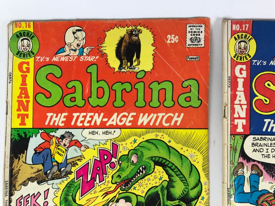 (11) Sabrina The Teen-Age Witch #16, 17, 19, 22, 24, 25, 27, 28, 29 Sabrina's Christmas Magic #231, 243 Comic Books [Photo 3]