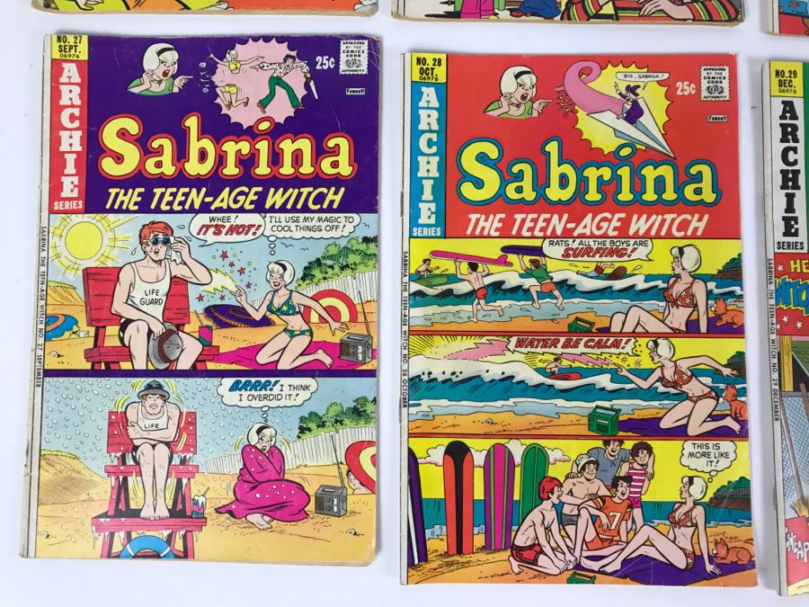 (11) Sabrina The Teen-Age Witch #16, 17, 19, 22, 24, 25, 27, 28, 29 Sabrina's Christmas Magic #231, 243 Comic Books [Photo 10]