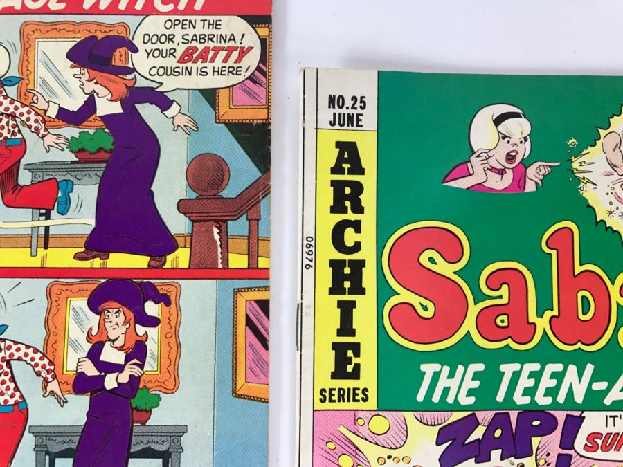 (11) Sabrina The Teen-Age Witch #16, 17, 19, 22, 24, 25, 27, 28, 29 Sabrina's Christmas Magic #231, 243 Comic Books [Photo 9]