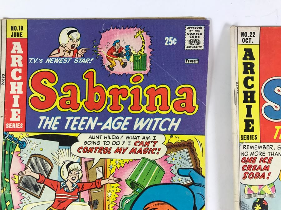 (11) Sabrina The Teen-Age Witch #16, 17, 19, 22, 24, 25, 27, 28, 29 Sabrina's Christmas Magic #231, 243 Comic Books [Photo 5]
