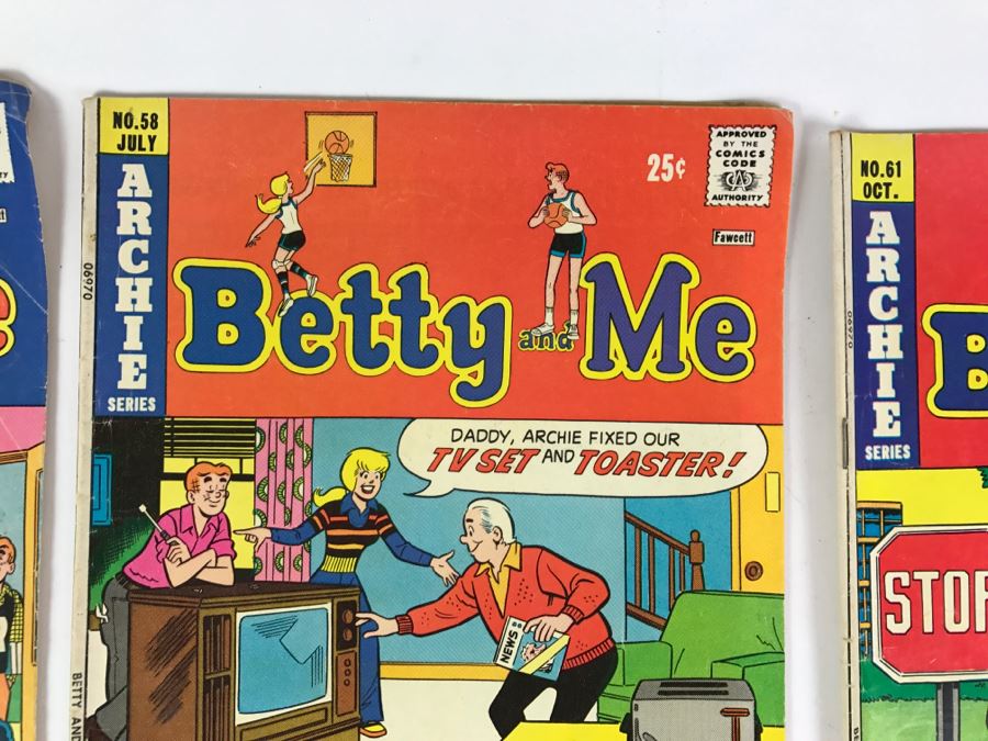 (9) Betty And Me #56, 57, 58, 61, 62, 64, 65, 66, 67 Comic Books [Photo 5]