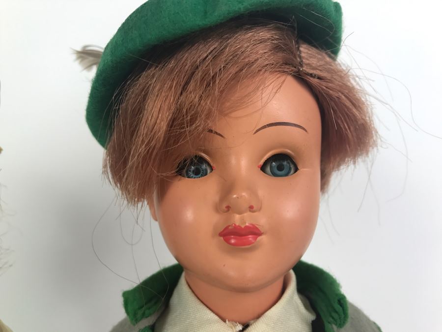 Pair Of Vintage International Dolls [Photo 4]