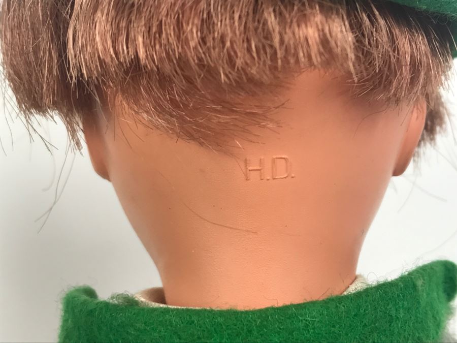 Pair Of Vintage International Dolls [Photo 8]