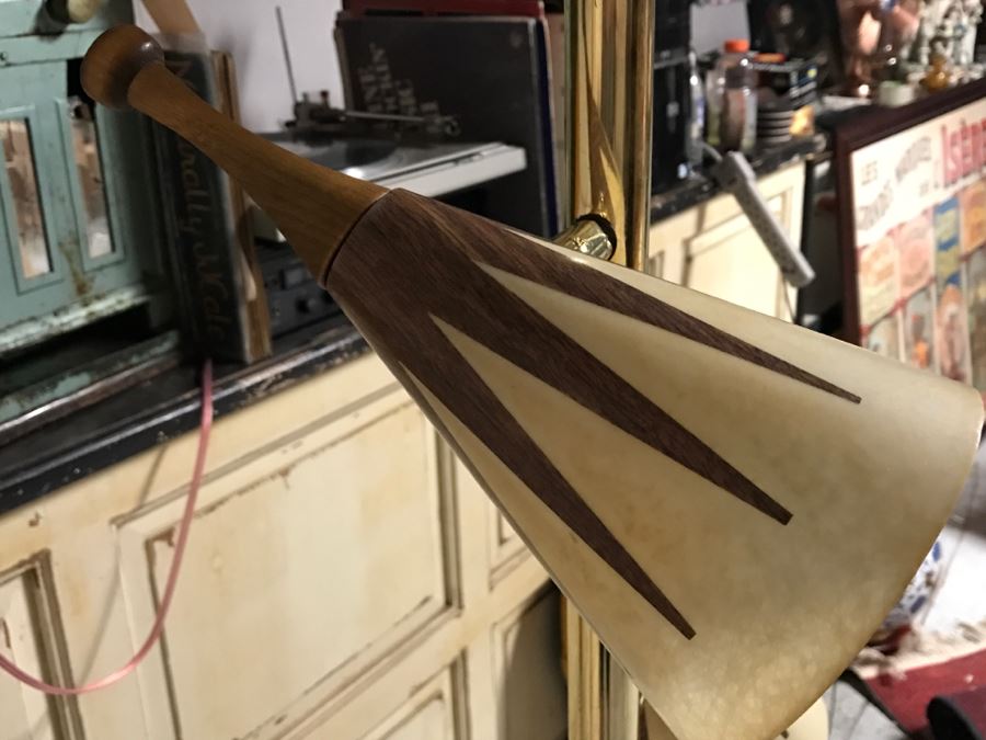 Cool Mid-Century Modern Pole Lamp In Great Condition 3-Way - 8.5' X 16' [Photo 11]