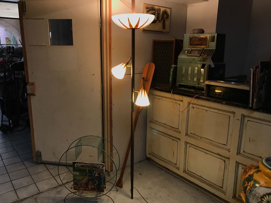 Cool Mid-Century Modern Pole Lamp In Great Condition 3-Way - 8.5' X 16' [Photo 2]