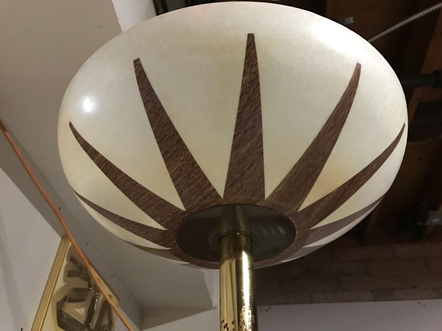 Cool Mid-Century Modern Pole Lamp In Great Condition 3-Way - 8.5' X 16'