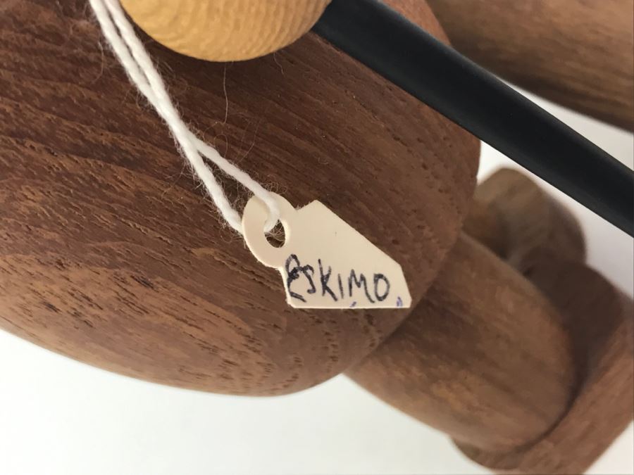 Vintage Wooden Eskimo Doll [Photo 6]