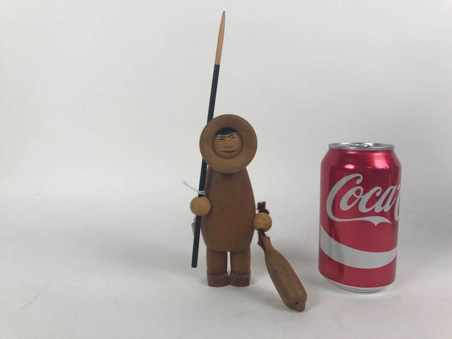 Vintage Wooden Eskimo Doll [Photo 2]