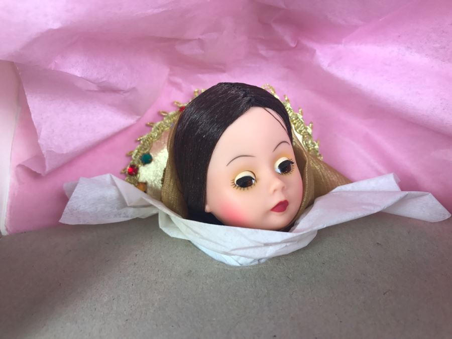 Vintage Madame Alexander Doll Madonna & Child 10' New In Box [Photo 3]