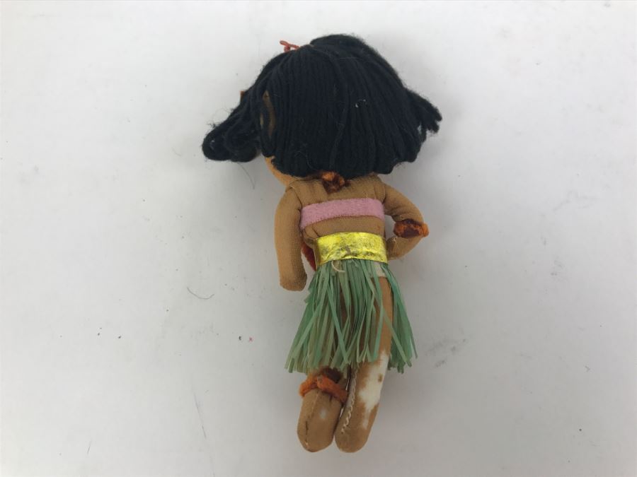 Small Vintage Hawaiian Doll [Photo 5]