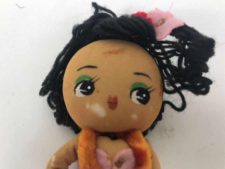 Small Vintage Hawaiian Doll [Photo 3]