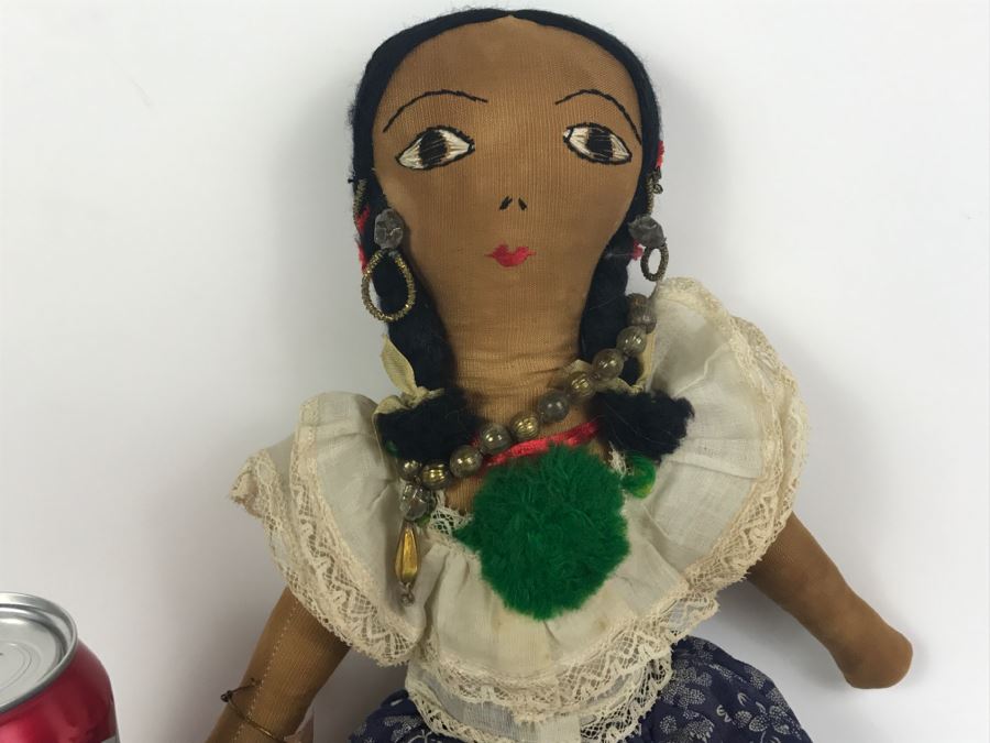 Vintage Panama Pollera Doll [Photo 2]