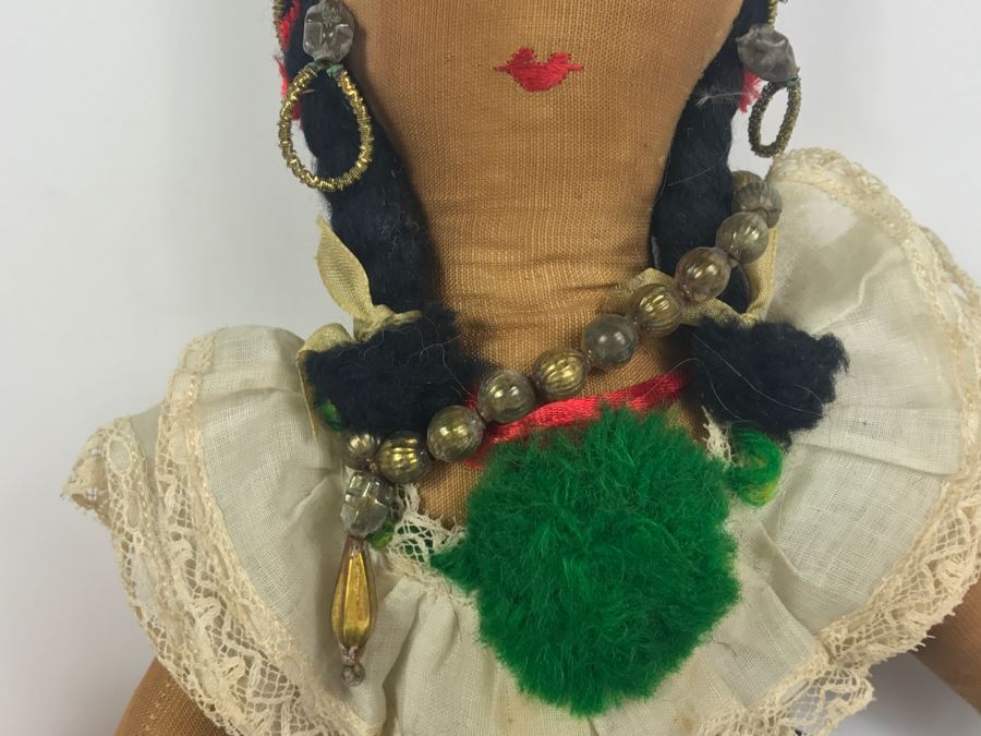 Vintage Panama Pollera Doll [Photo 4]