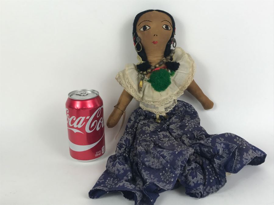 Vintage Panama Pollera Doll [Photo 1]