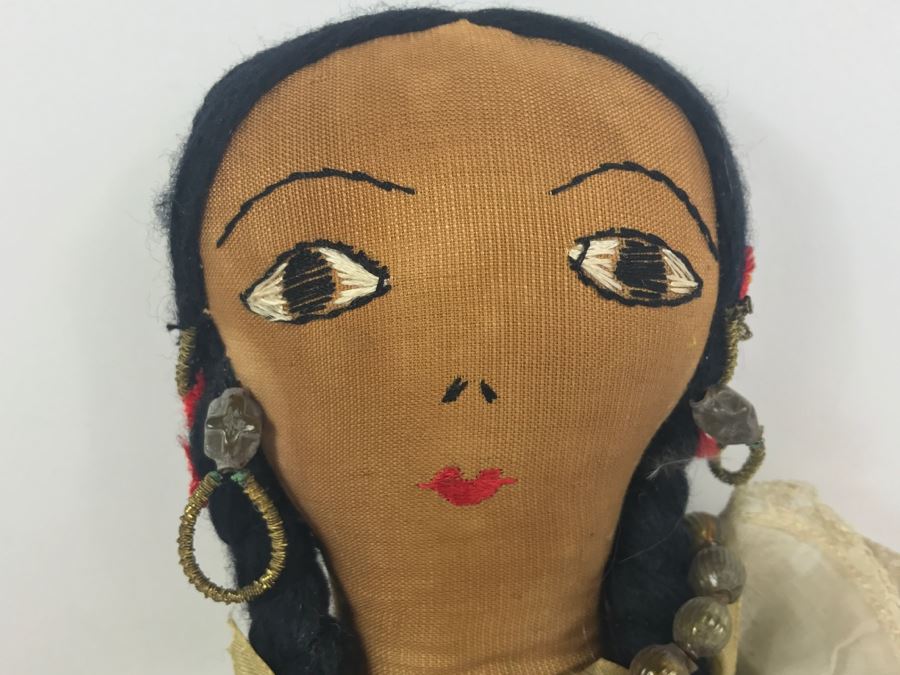 Vintage Panama Pollera Doll [Photo 3]