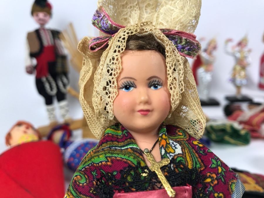 Collection Of Vintage International Dolls - See All Photos [Photo 29]
