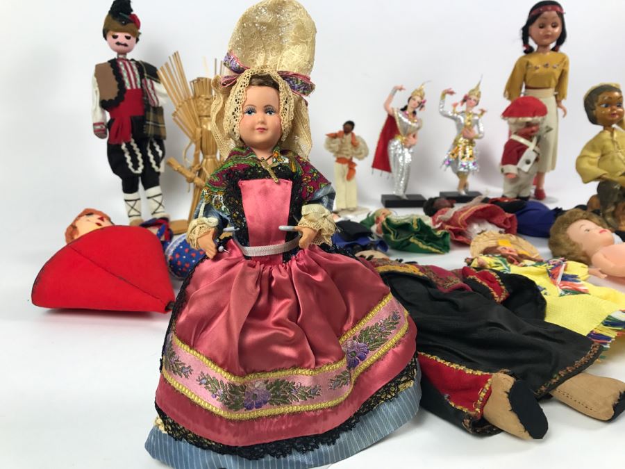Collection Of Vintage International Dolls - See All Photos [Photo 28]