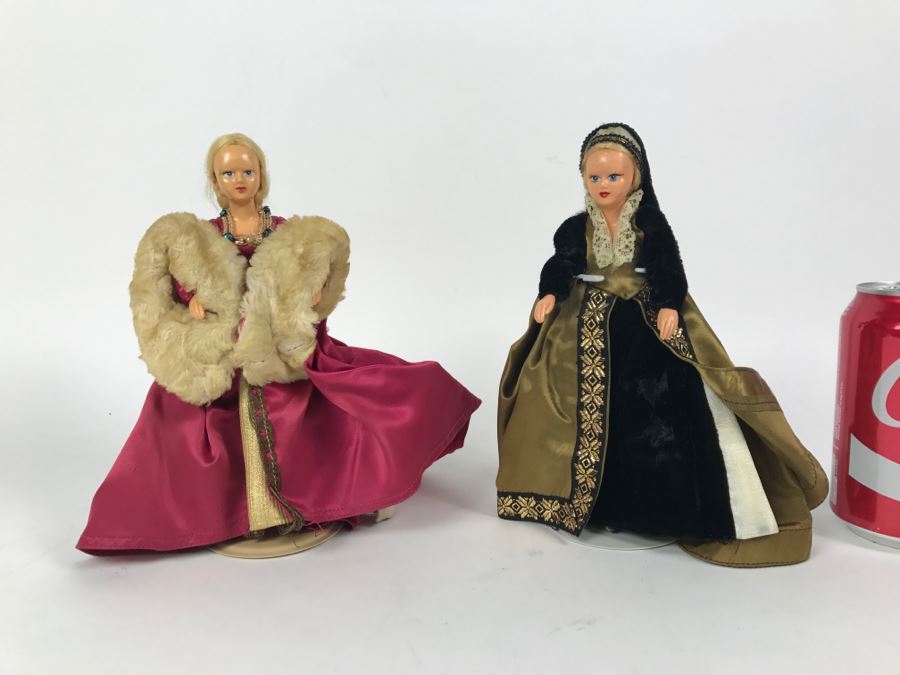 Pair Of Vintage English Dolls [Photo 1]