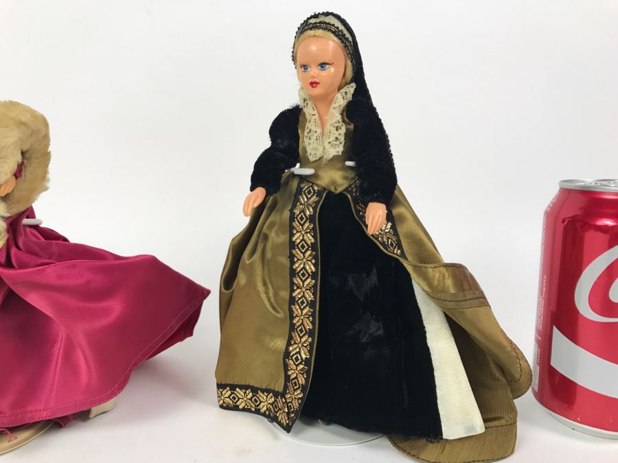 Pair Of Vintage English Dolls [Photo 2]