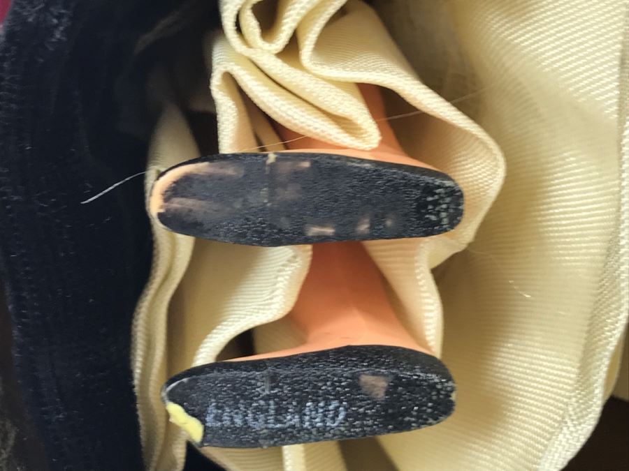 Pair Of Vintage English Dolls [Photo 13]