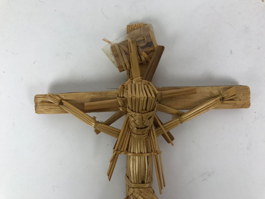 Vintage Straw Crucifix Doll [Photo 4]