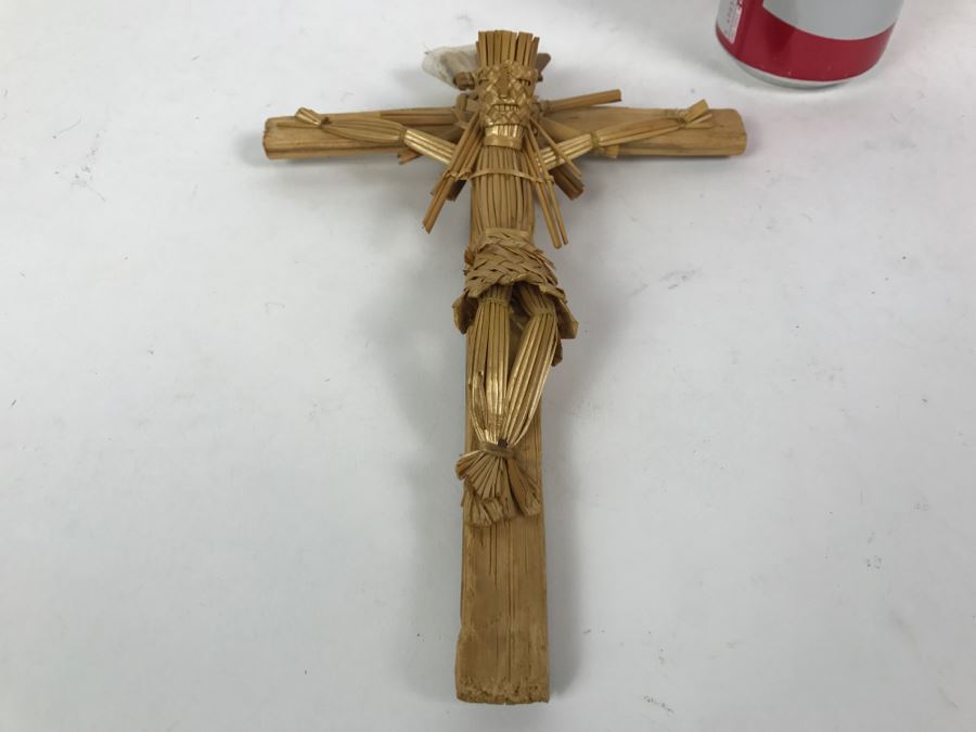 Vintage Straw Crucifix Doll [Photo 3]