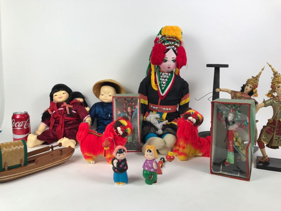 Collection Of Vintage International Dolls - See All Photos [Photo 1]