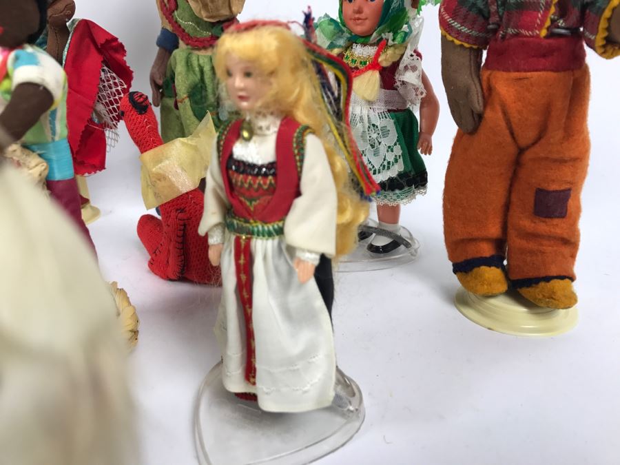 Collection Of Vintage International Dolls - See All Photos [Photo 14]